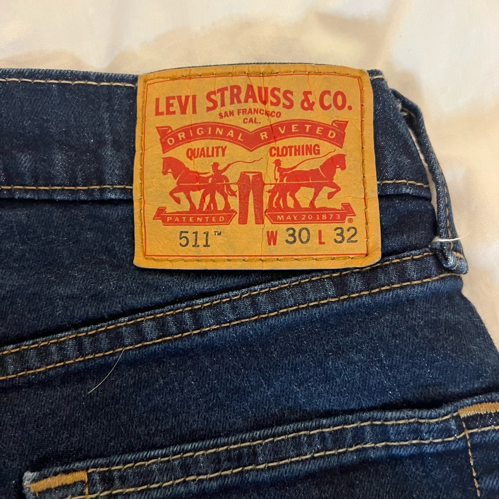 Levi's Slim Men's Jeans in Dark Blue Denim